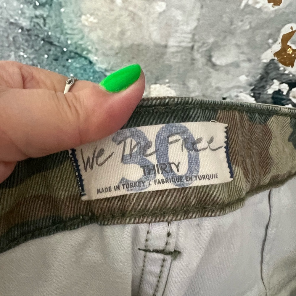 We the Free | Camo Jeans NWOT - Picture 9 of 10